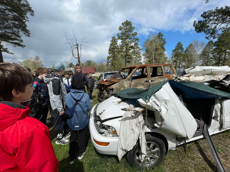 В Ангарске школьников водили на «выставку разбитых автомобилей»
