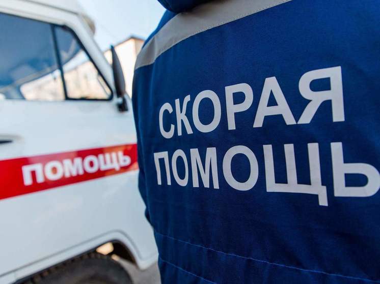 Под Волгоградом 23-летний водитель без прав влетел на мопеде в забор