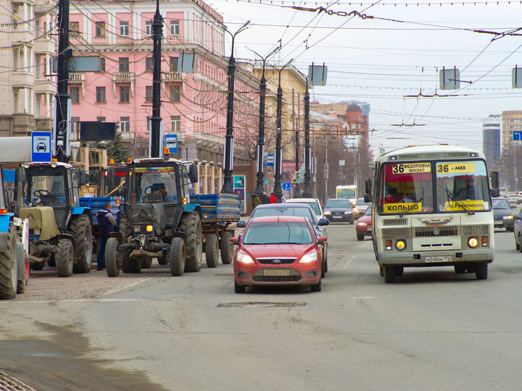 В Челябинске закрыли поворот на проспекте Ленина