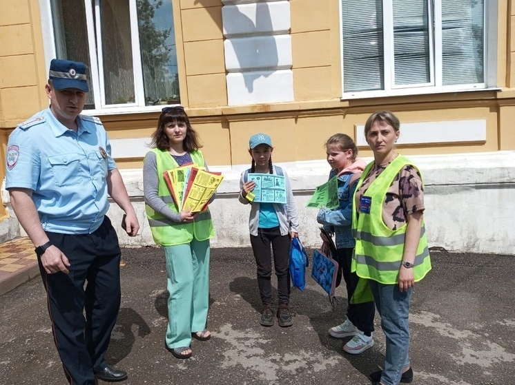 В Ряжске родительский патруль совместно с ГИБДД провели профилактическую акцию