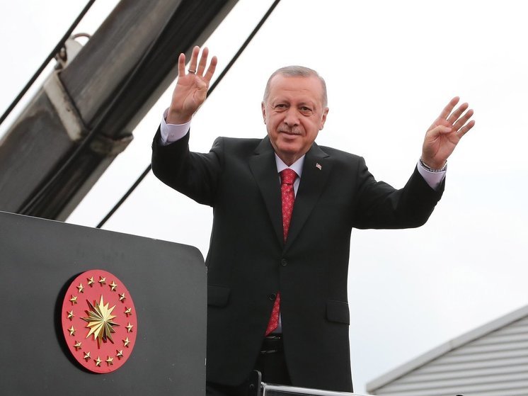 Эрдоган лидирует по первым результатам подсчета голосов на выборах президента Турции