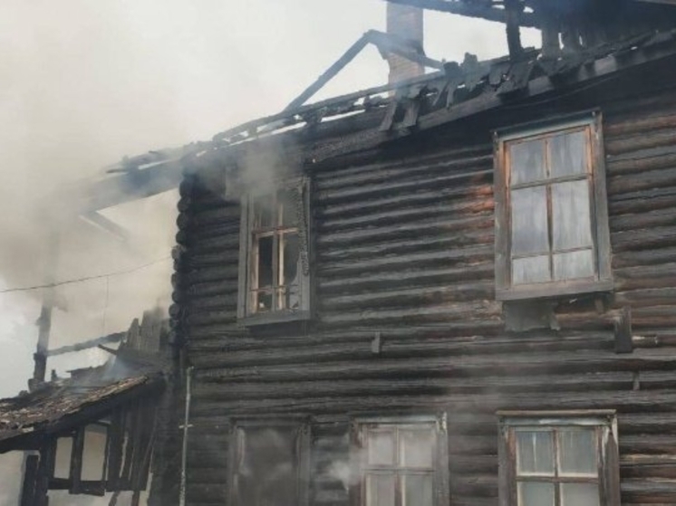 Родители и двое детей из многодетной семьи пострадали в пожаре в Кезу