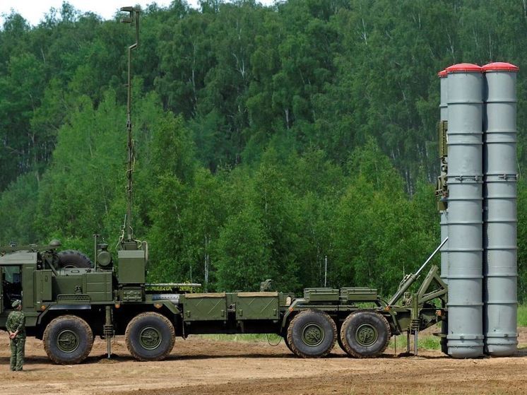 Очередной комплект ЗРК С-400 прибыл в Белоруссию на боевое дежурство