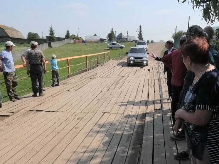 Жители деревни без дорог и водопровода пригласили в гости депутата Башкирии