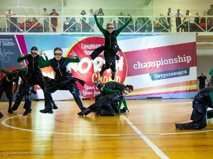 Танцоры ворвались с зажигательными выступлениями к зрителям в Петрозаводске