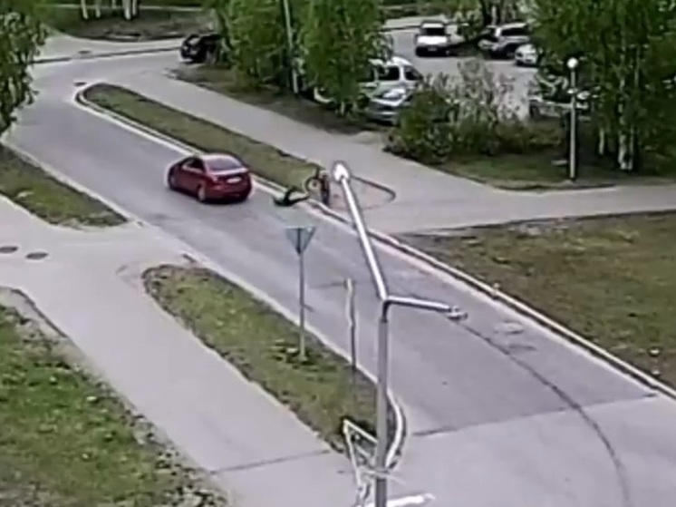 Юный велосипедист врезался в автомобиль в городе горняков Карелии