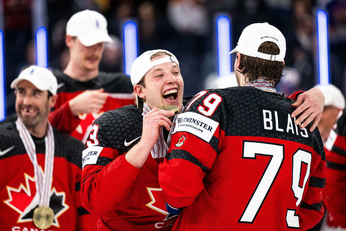 Сборная Канады в 28-й раз выиграла чемпионат мира по хоккею.