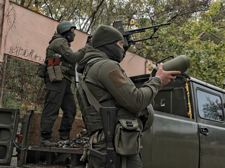 Вооружённые силы Украины в течение полутора часов обстреливали Брянскую область прошедшей ночью, пишет Telegram-канал “SHOT”