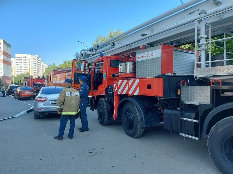 Утром 29 мая на Касимовском шоссе в Рязани загорелся балкон на 23 этаже