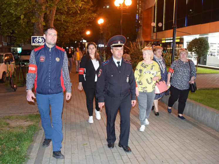Общественный порядок на улицах Сочи продолжают охранять народные дружины