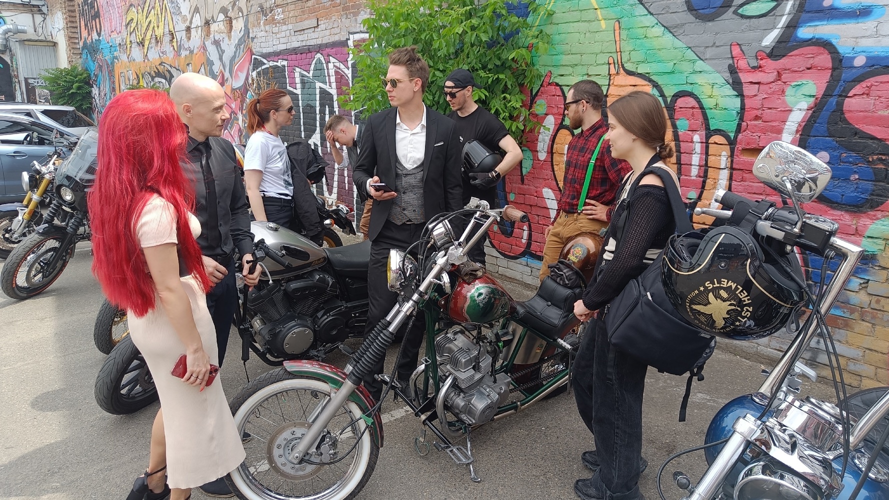 Джентльмены и леди: в Краснодаре состоялся очередной мотопробег Gentleman’s ride