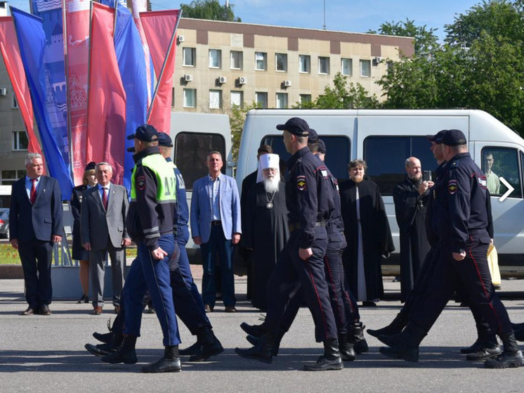 Новгородских полицейских проводили в служебную командировку на Северный Кавказ