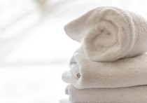 Почему в отелях такие мягкие полотенца, а дома изделия очень быстро утрачивают свою пушистость?

Есть несколько секретов, которые помогают сохранять полотенца мягкими, яркими и пушистыми