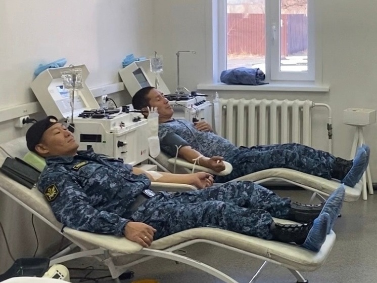Сотрудники Управления Федеральной службы судебных приставов по Республике Тыва посетили Республиканскую станцию переливания крови, чтобы сдать кровь для больного ребенка
