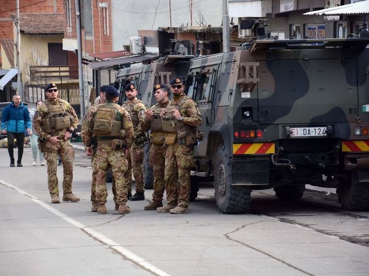 В Косово пострадали более 40 военных миссии НАТО