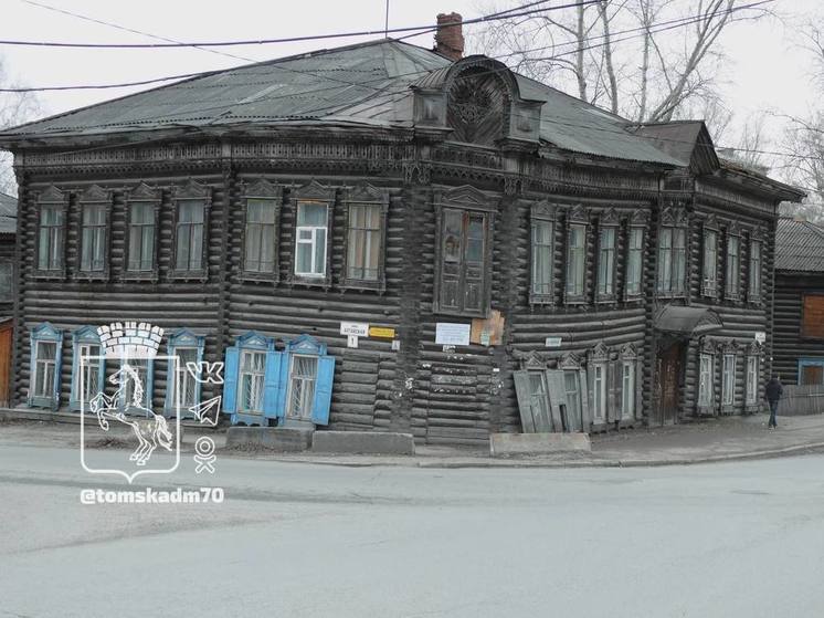 В Томске ограничен доступ в аварийный дом 1880 года постройки в переулке Аптекарском