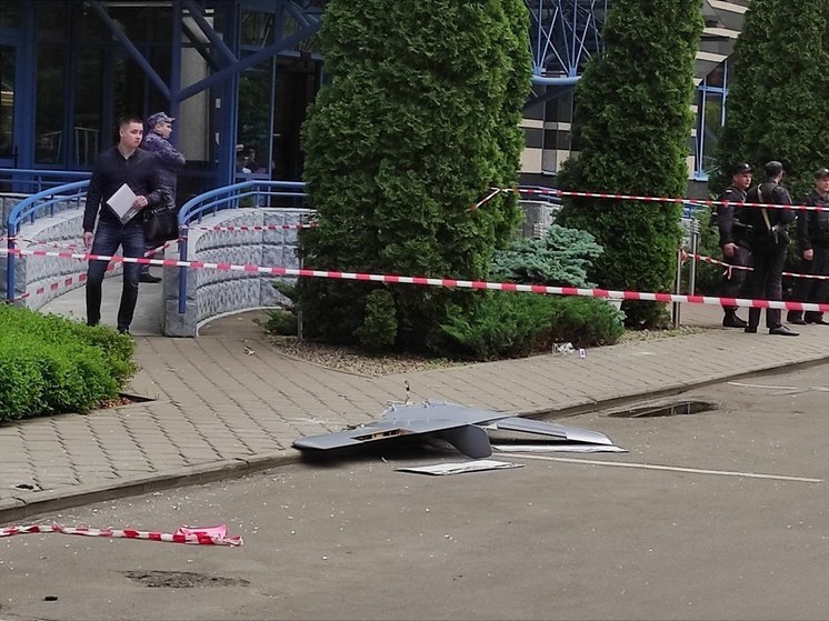 Baza: беспилотник, влетевший в квартиру на Ленинском проспекте, нес три взрывных устройства