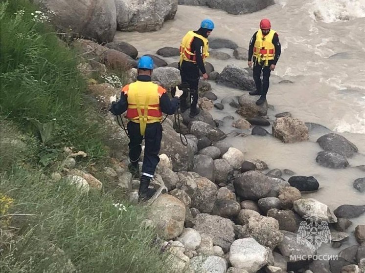 Спасатели ищут вдоль прибрежной линии реки «Нальчик» пропавшего местного жителя