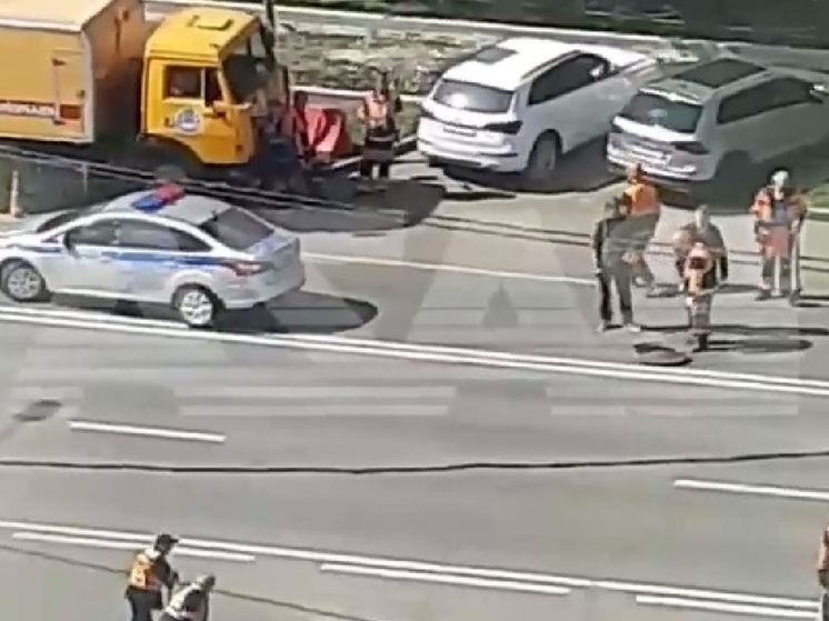 Полиция Москвы проводит вместе с коммунальщиками контроль канализации