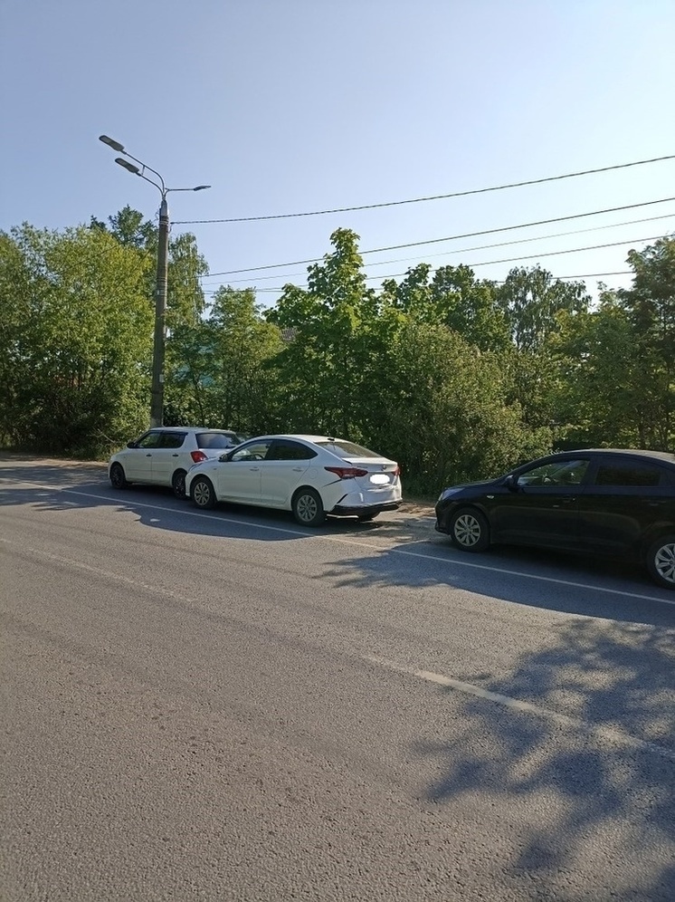 На Бурашевском шоссе в Твери столкнулись два «Хендая» и «Шкода»