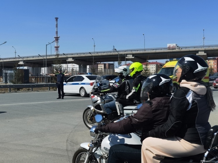 В Новом Уренгое «Ночные волки» и автоинспекторы открыли мотосезон