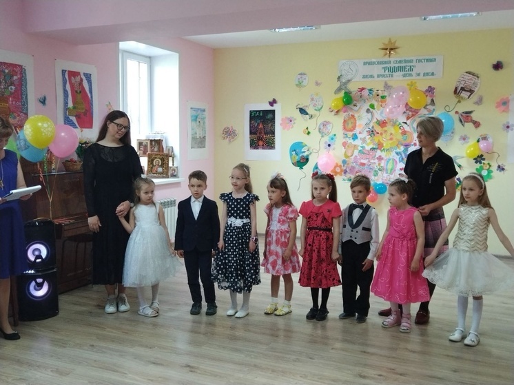 Смоленская семейная гостиная "Радонеж" отпраздновала окончание учебного года