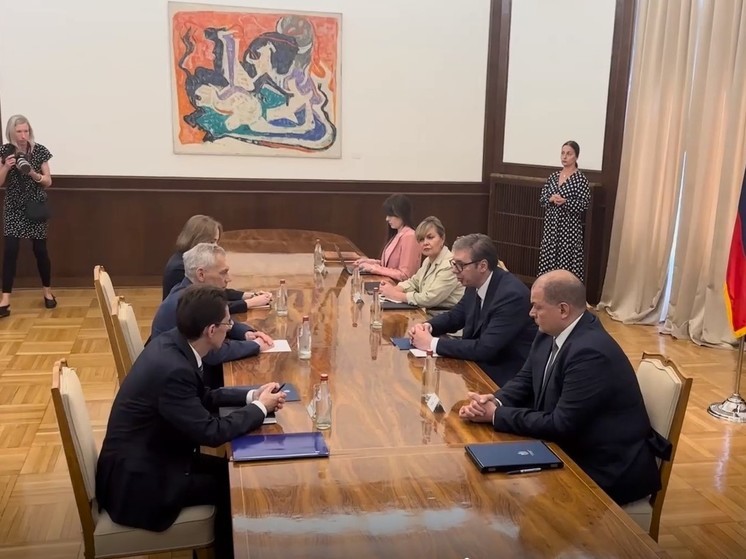 Президент Сербии встретился с российским послом на фоне обострения в Косово и Метохии