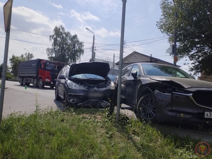 В ДТП на Московском шоссе Тулы пострадали 14-летняя девочка и пенсионерка