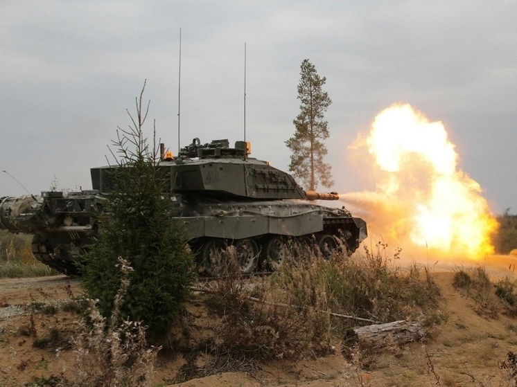 Times: глава парламентского комитета по обороне Британии Эллвуд призвал отправить Киеву танки из резерва