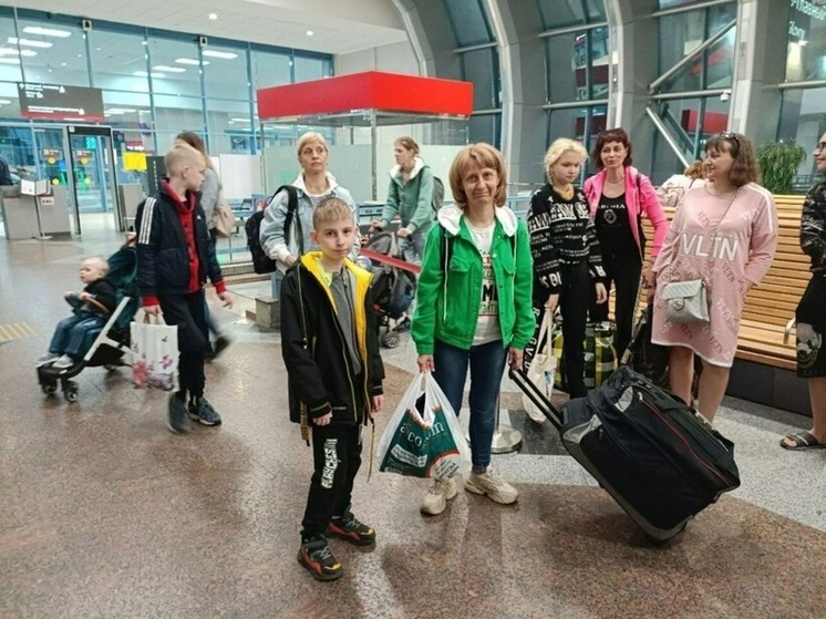 Юные жители ЛНР с заболеваниями ЦНС отправились на реабилитацию в северную столицу России