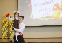 Более чем для 2500 выпускников прозвенели последние звонки в школах Серпухова