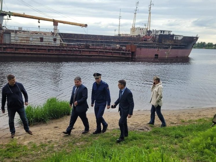 Прокуратура начала проверку после разлива сточных вод из Отрадного в Неву