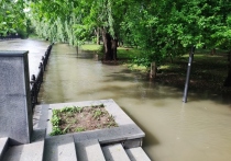 Гагаринский парк в Симферополе пострадал от обильных осадков и выхода реки Салгир из берегов