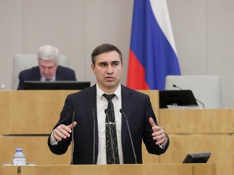 Глава комитета Госдумы Дмитрий Хубезов ушёл с должности для участия в СВО