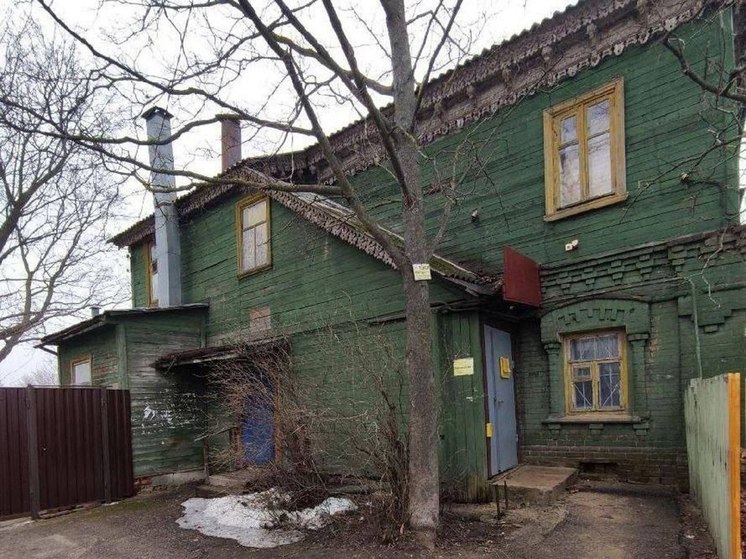 Жители поселка Свердловский могут остаться без библиотеки