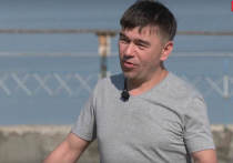 Александр «Мирный» Смирнов вернулся из зоны действия СВО в отпуск к своей жене и четверым детям. 