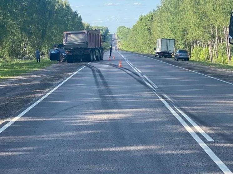 В ДТП с грузовиком под Брянском пострадал 62-летний водитель