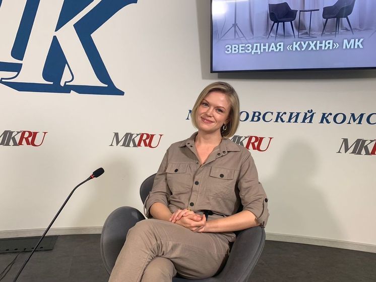 В прямом эфире из пресс-центра «МК» актриса Анна Котова рассказала о разводе и отношениях с бывшем мужем