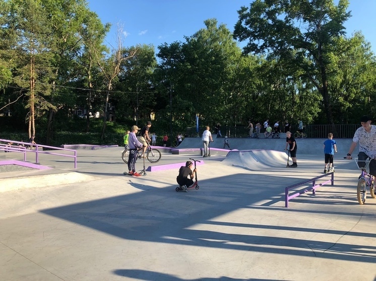 Тренировки и мастер-классы по уличным видам спорта ждут вологжан в скейт-парке «Яма»