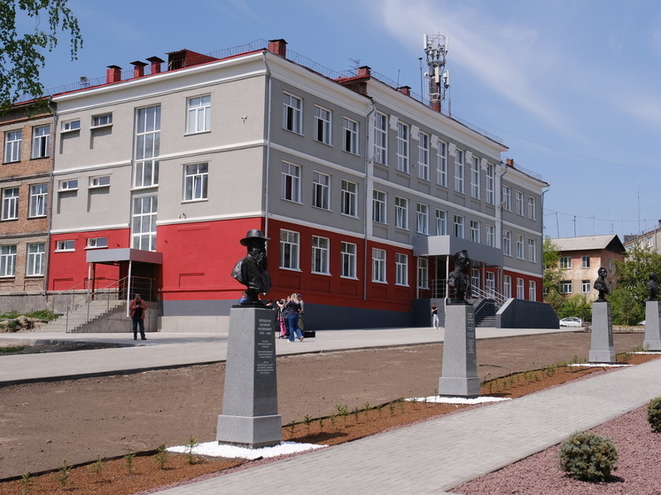 Губернатор подтвердил намерение поддержать финансово программу «Школьные маршруты» в Новосибирске