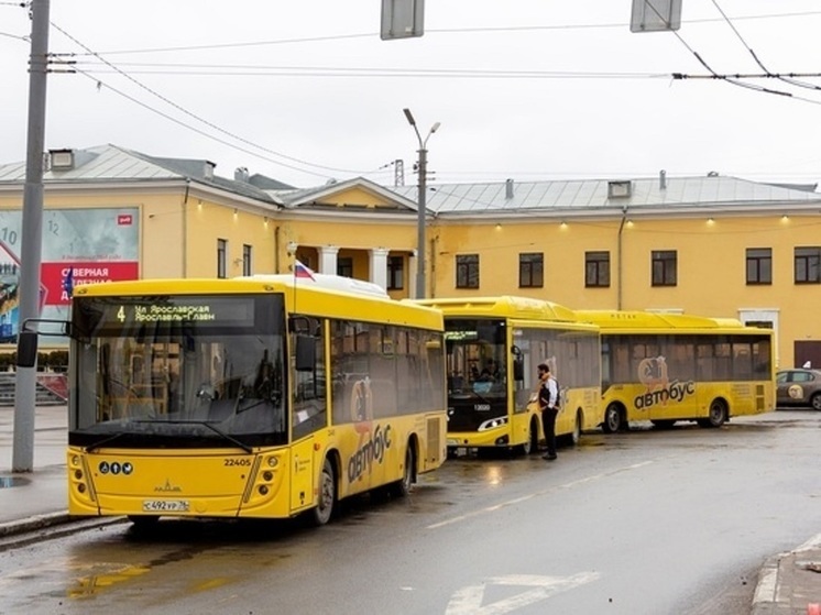 В Ярославле новый перевозчик недодал автобусов