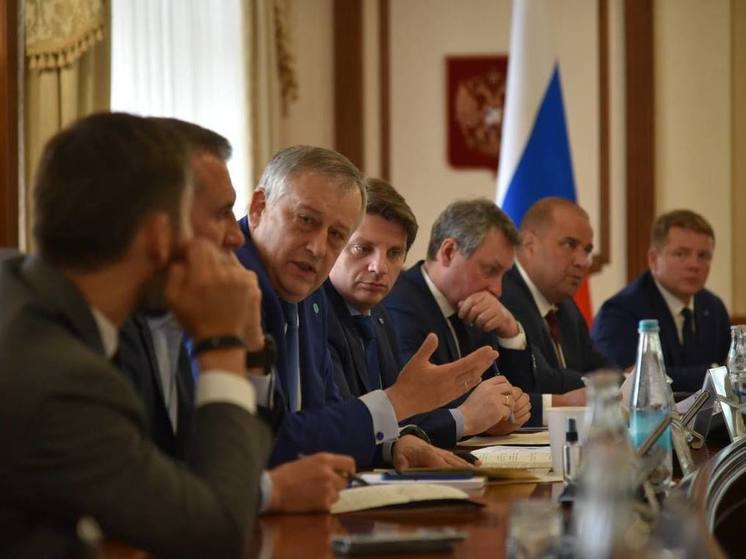 Дрозденко заявил о намерении решить проблему обманутых дольщиков Ленобласти до конца года