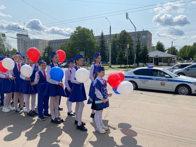 Праздничный патруль безопасности прошел по центральным улицам Костромы