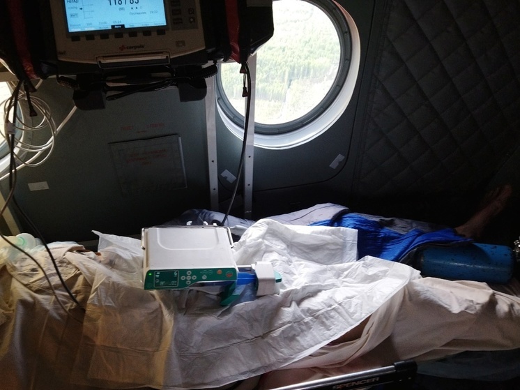 В Тверской области зеваки мешали медикам и экипажу вертолета спасать человека