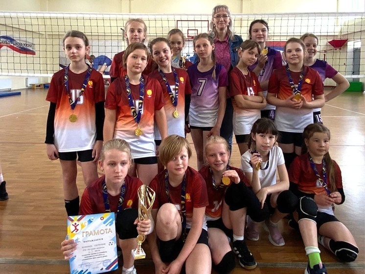 Волейболистки из Серпухова победили на праздничном турнире