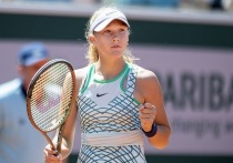 Мирра Андреева стала седьмой теннисисткой не старше 17 лет, которая вышла в 3-й круг «Ролан Гаррос». «МК-Спорт» рассказывает подробности.