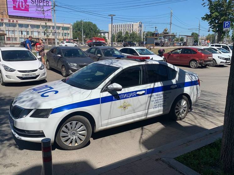 В Щёкинском районе фура Volvo врезалась в патрульный автомобиль ДПС