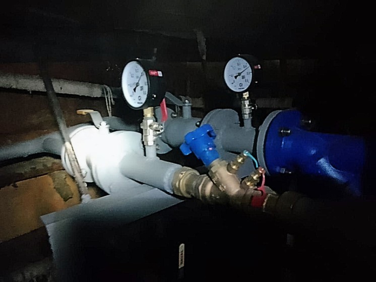 Систему горячего водоснабжения капитально отремонтировали в многоквартирного дома в Пскове
