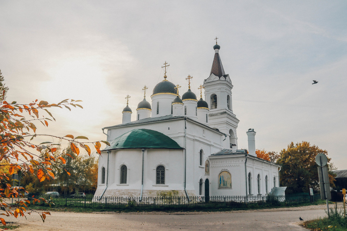 Тверская Церковь белая Троица