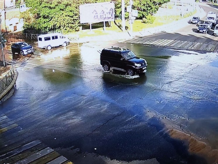 Около Бранденбургских ворот прорвало канализацию